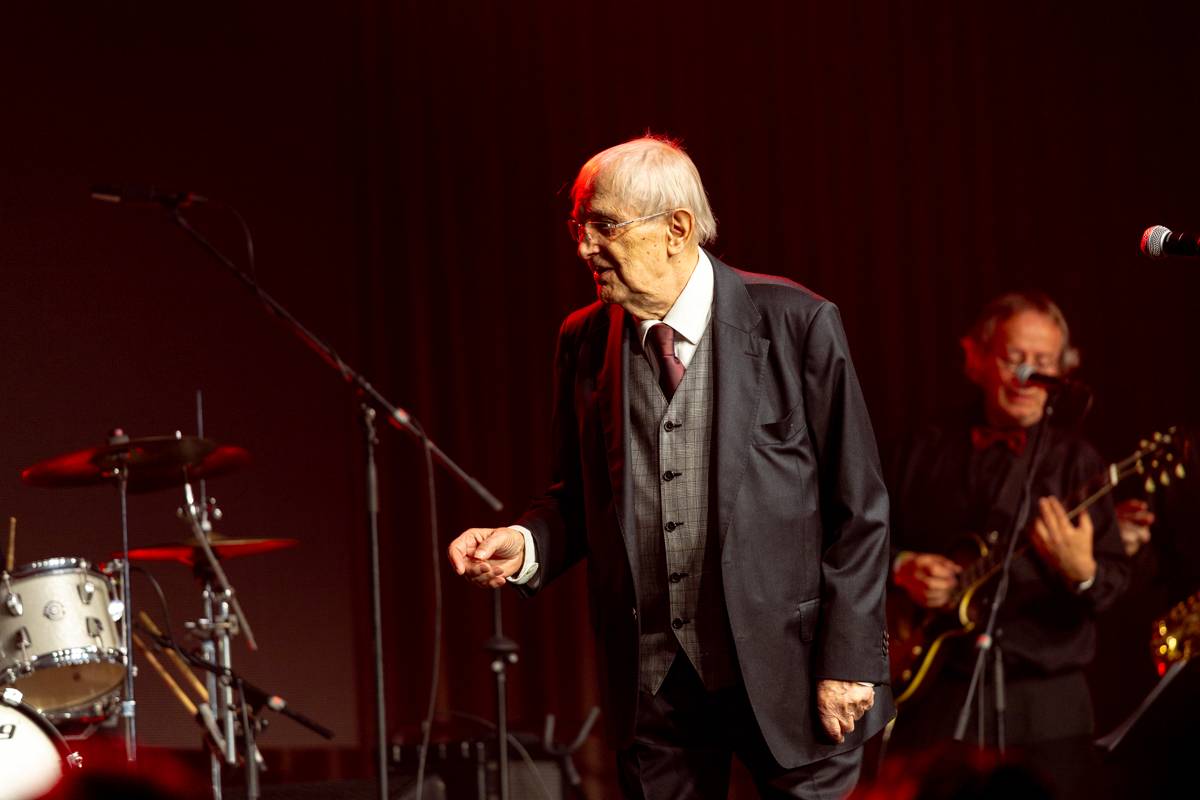 Jiří Suchý převzal na Žebříku speciální cenu a zaskvěl se exkluzivním vystoupením