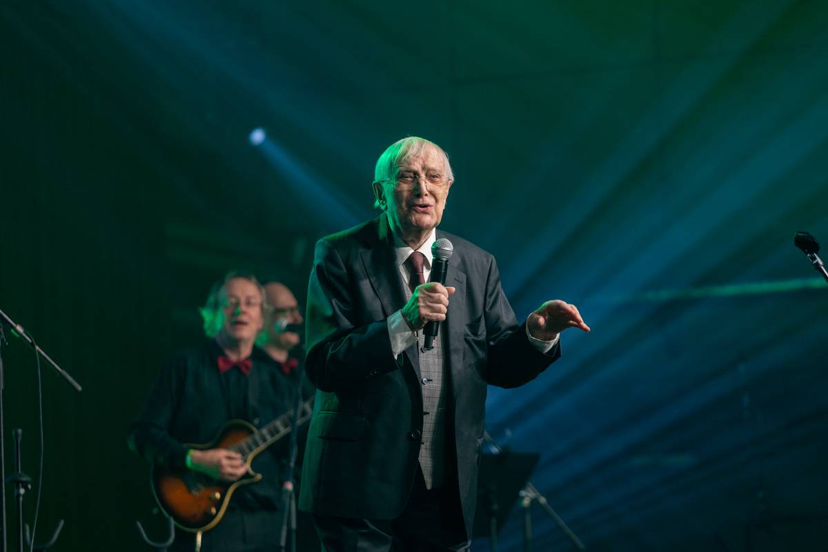 Jiří Suchý převzal na Žebříku speciální cenu a zaskvěl se exkluzivním vystoupením