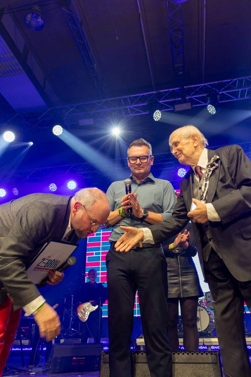 Jiří Suchý převzal na Žebříku speciální cenu a zaskvěl se exkluzivním vystoupením