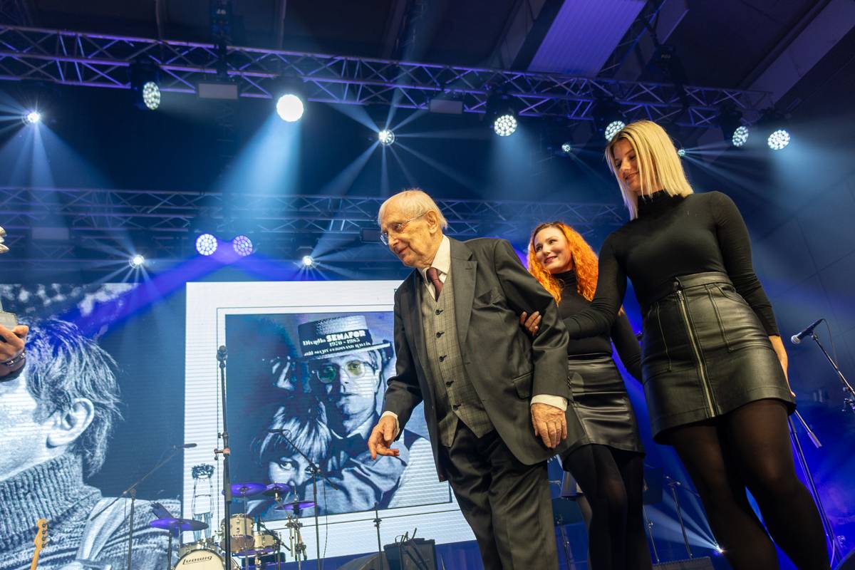 Jiří Suchý převzal na Žebříku speciální cenu a zaskvěl se exkluzivním vystoupením