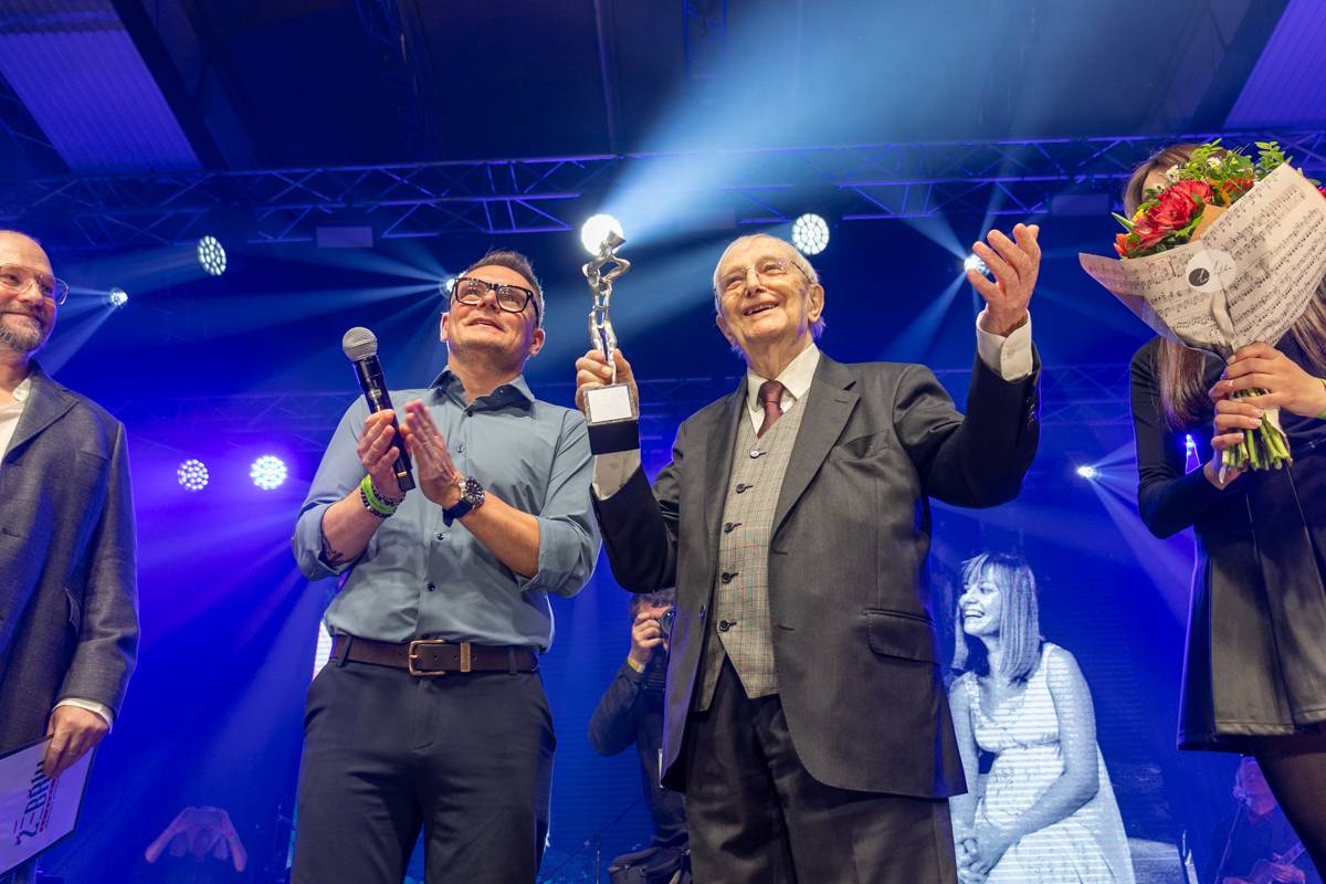 Jiří Suchý převzal na Žebříku speciální cenu a zaskvěl se exkluzivním vystoupením