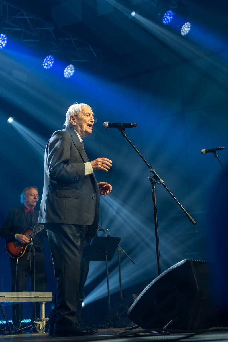 Jiří Suchý převzal na Žebříku speciální cenu a zaskvěl se exkluzivním vystoupením