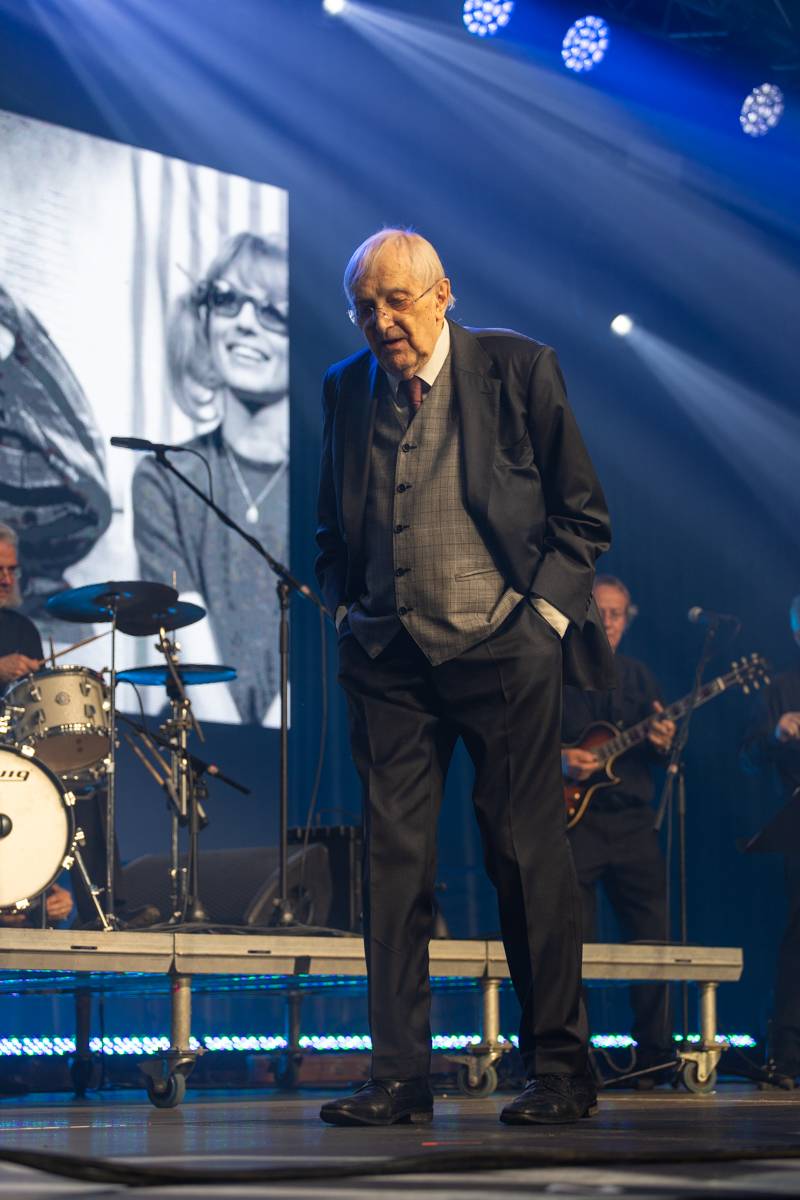 Jiří Suchý převzal na Žebříku speciální cenu a zaskvěl se exkluzivním vystoupením