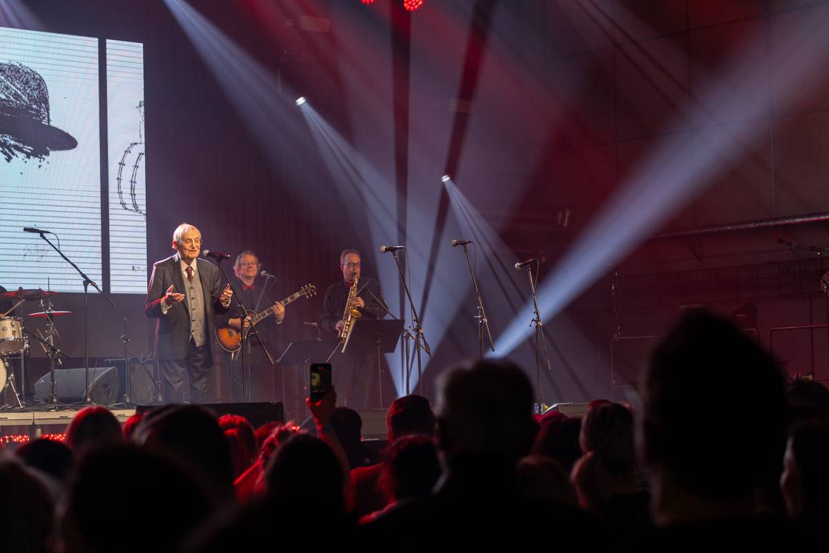 Jiří Suchý převzal na Žebříku speciální cenu a zaskvěl se exkluzivním vystoupením