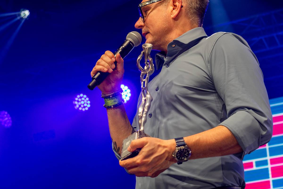 Jiří Suchý převzal na Žebříku speciální cenu a zaskvěl se exkluzivním vystoupením