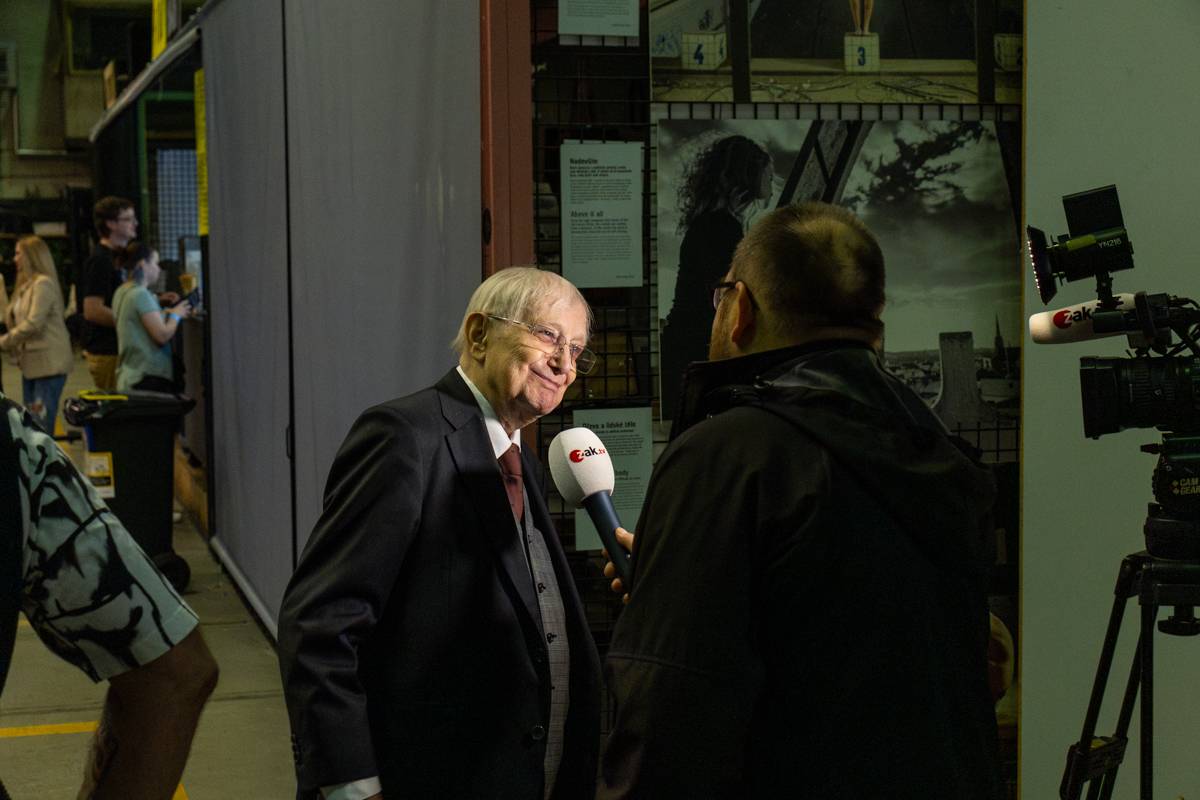 Jiří Suchý převzal na Žebříku speciální cenu a zaskvěl se exkluzivním vystoupením