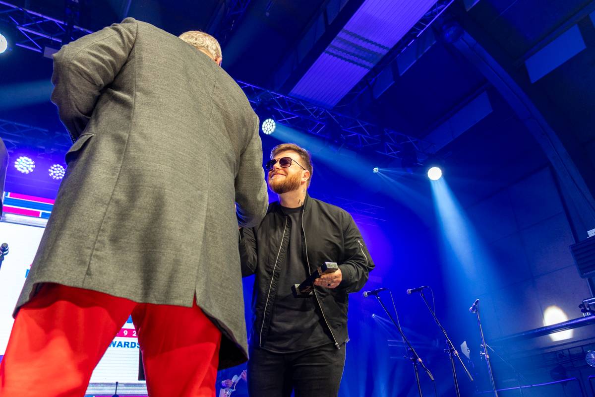 Jiří Suchý převzal na Žebříku speciální cenu a zaskvěl se exkluzivním vystoupením