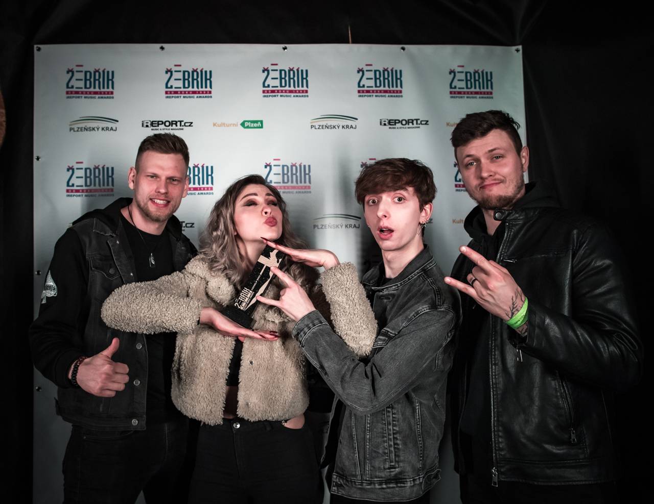 Za oponou. Co se dělo v zákulisí Žebříku?