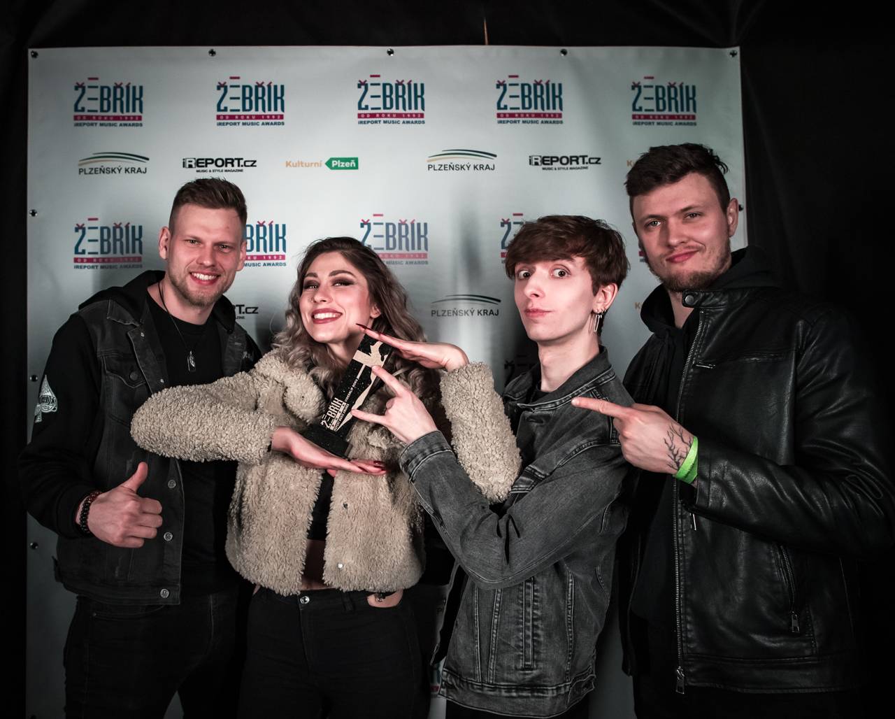 Za oponou. Co se dělo v zákulisí Žebříku?