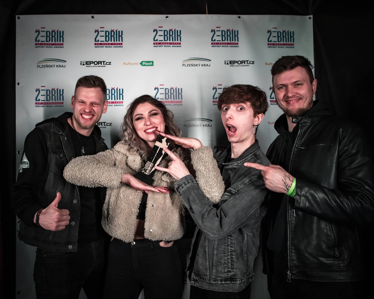 Za oponou. Co se dělo v zákulisí Žebříku?