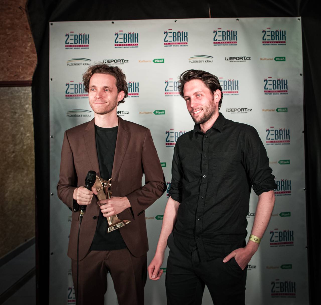 Za oponou. Co se dělo v zákulisí Žebříku?