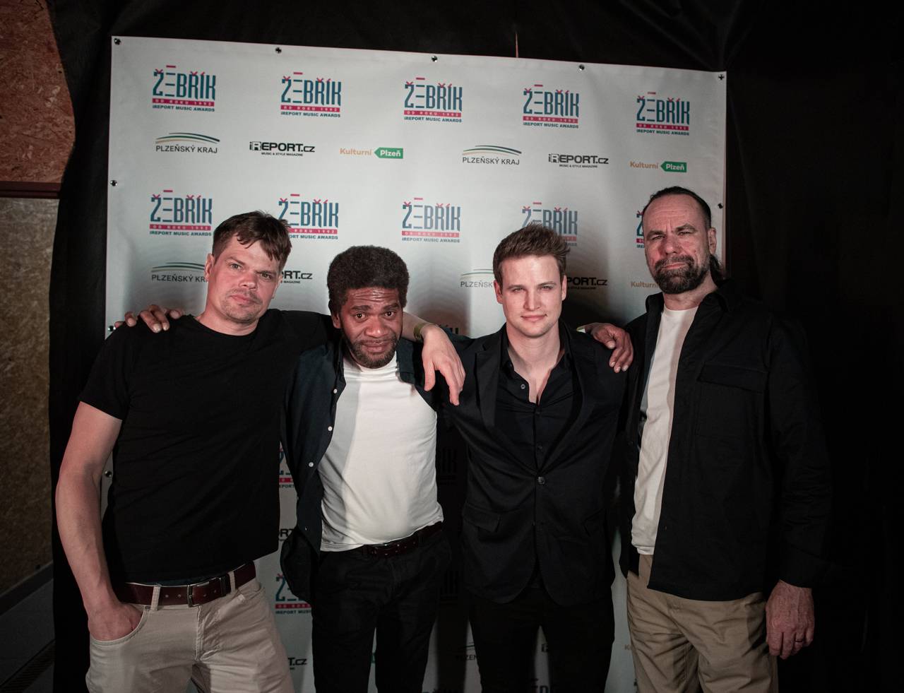 Za oponou. Co se dělo v zákulisí Žebříku?