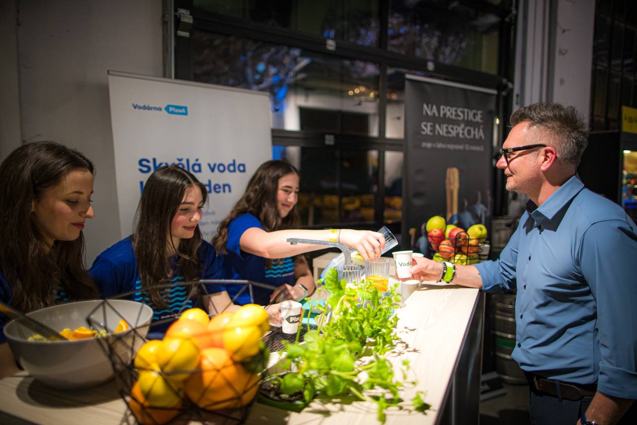 Za oponou. Co se dělo v zákulisí Žebříku?