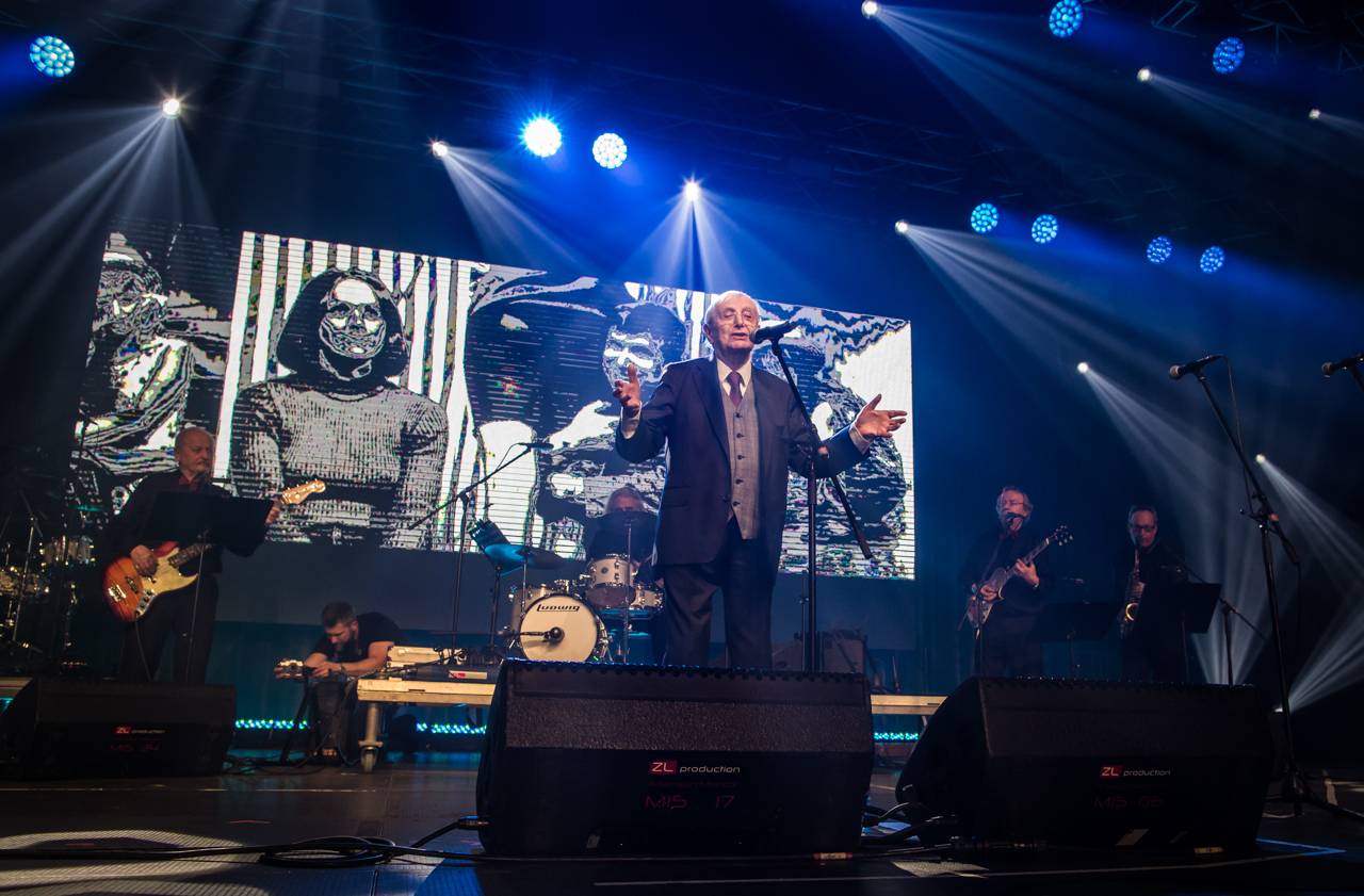 Za oponou. Co se dělo v zákulisí Žebříku?