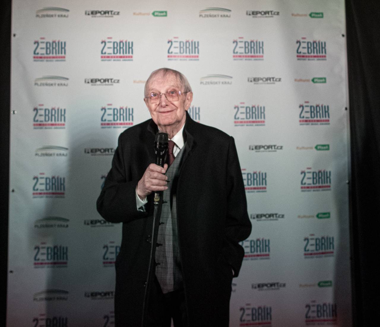 Za oponou. Co se dělo v zákulisí Žebříku?