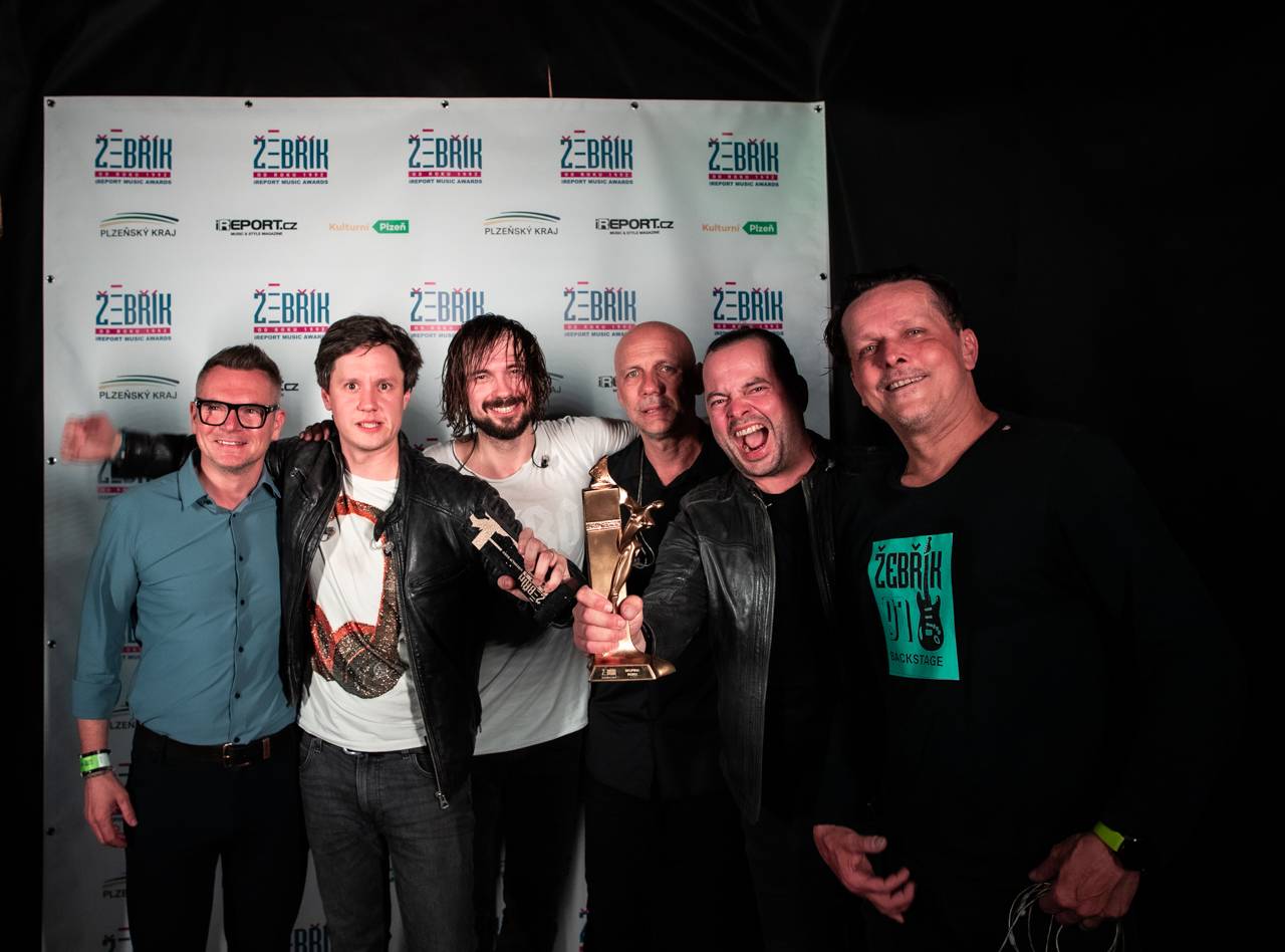 Za oponou. Co se dělo v zákulisí Žebříku?