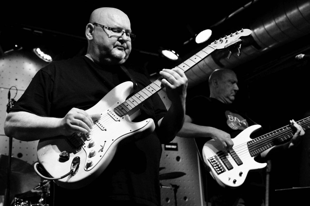 Prahou zněly hity Buty, kapela třikrát vyprodala Jazz Dock