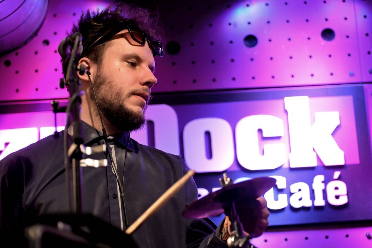 Prahou zněly hity Buty, kapela třikrát vyprodala Jazz Dock