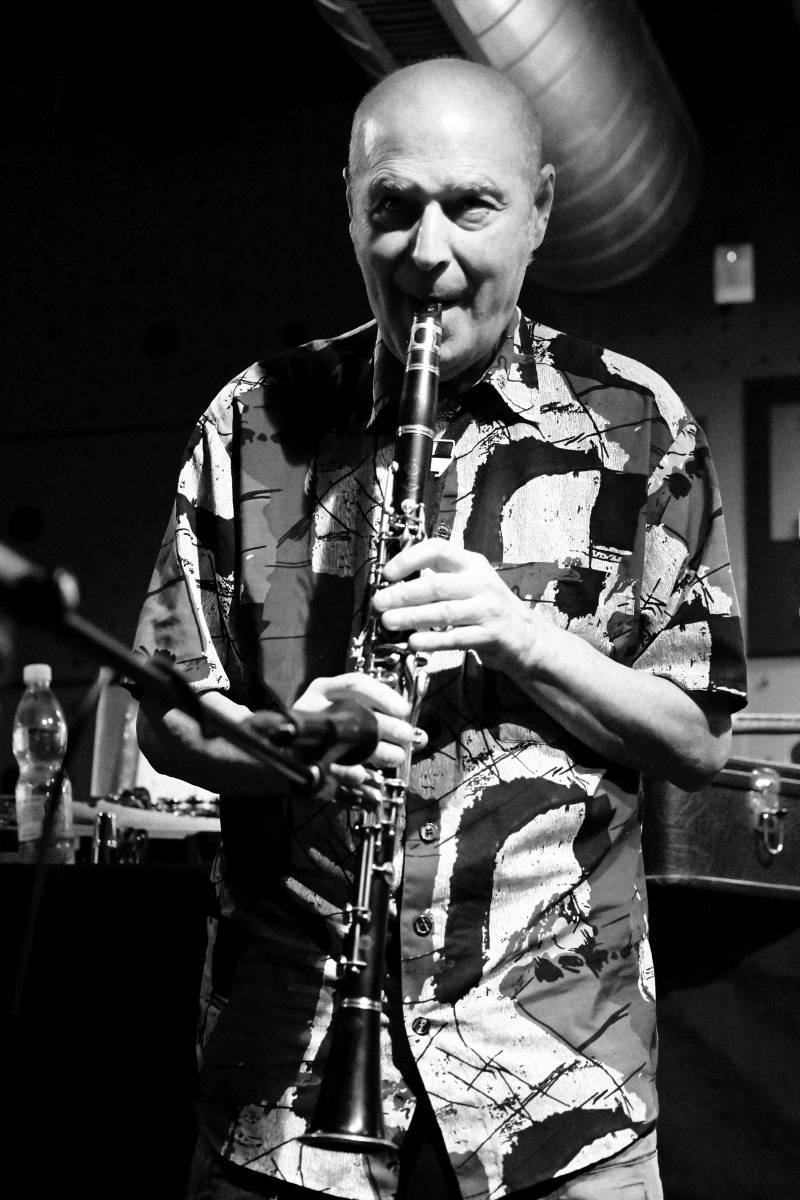 Prahou zněly hity Buty, kapela třikrát vyprodala Jazz Dock