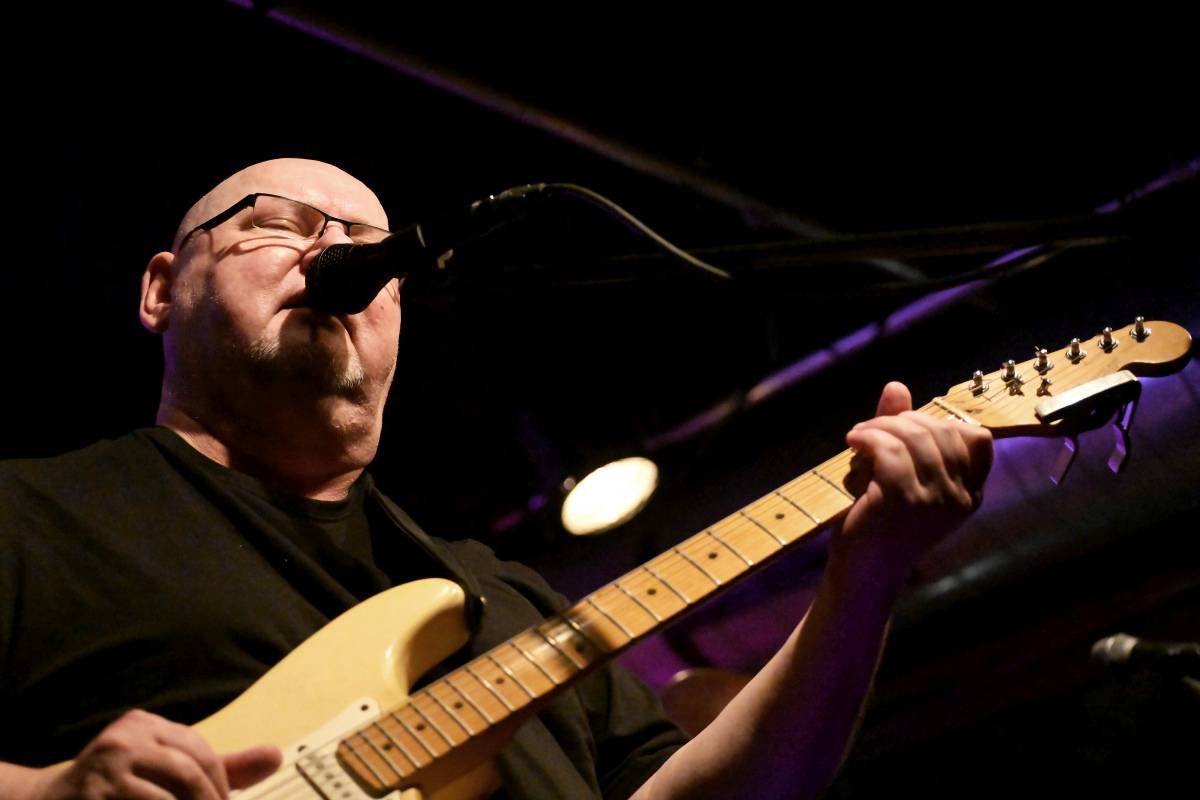 Prahou zněly hity Buty, kapela třikrát vyprodala Jazz Dock