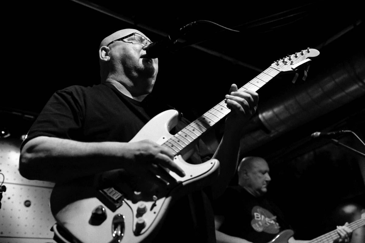 Prahou zněly hity Buty, kapela třikrát vyprodala Jazz Dock