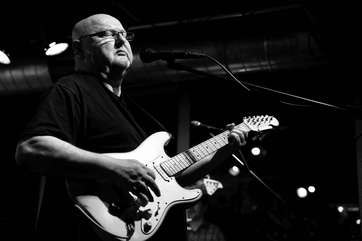 Prahou zněly hity Buty, kapela třikrát vyprodala Jazz Dock