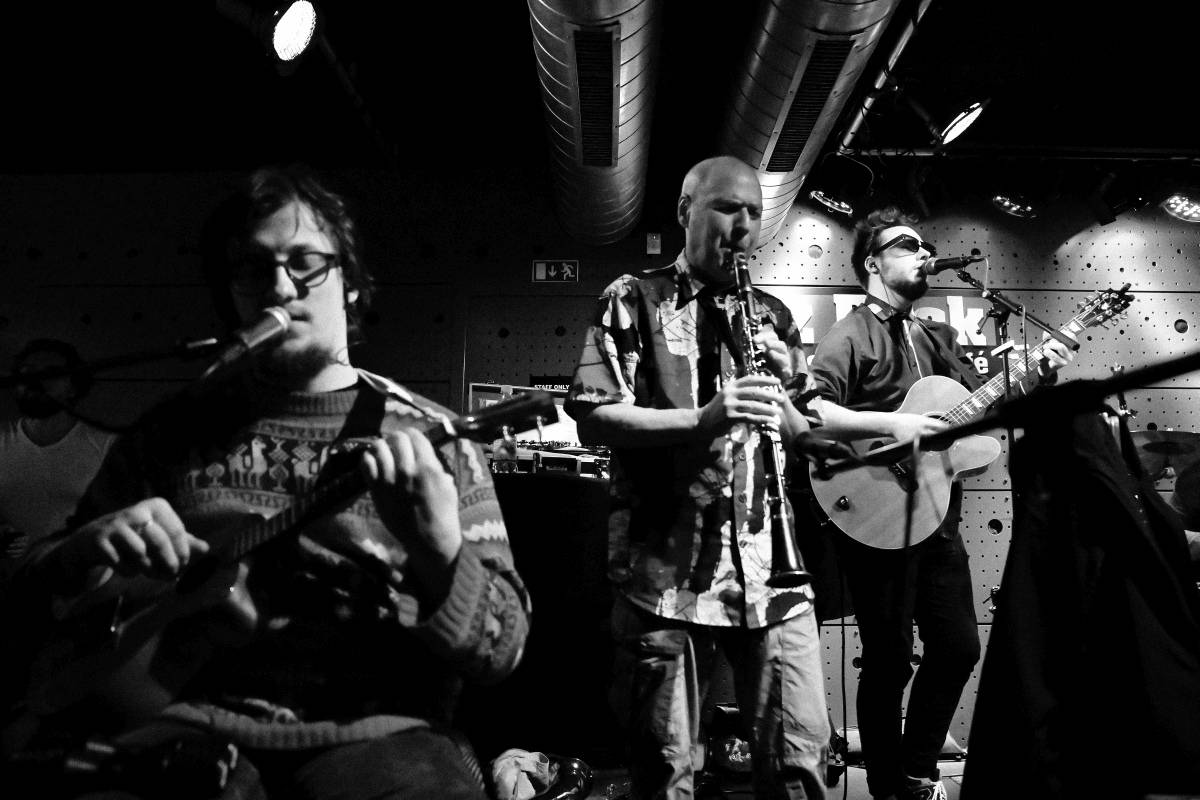 Prahou zněly hity Buty, kapela třikrát vyprodala Jazz Dock