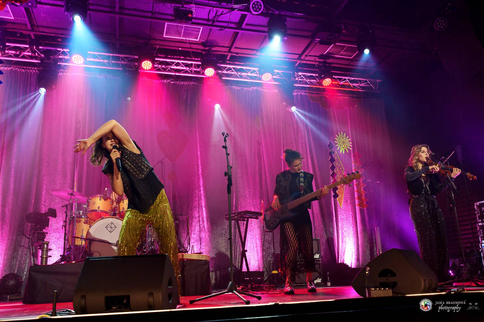 Vesna okouzlila pražskou Roxy, klub zcela vyprodala