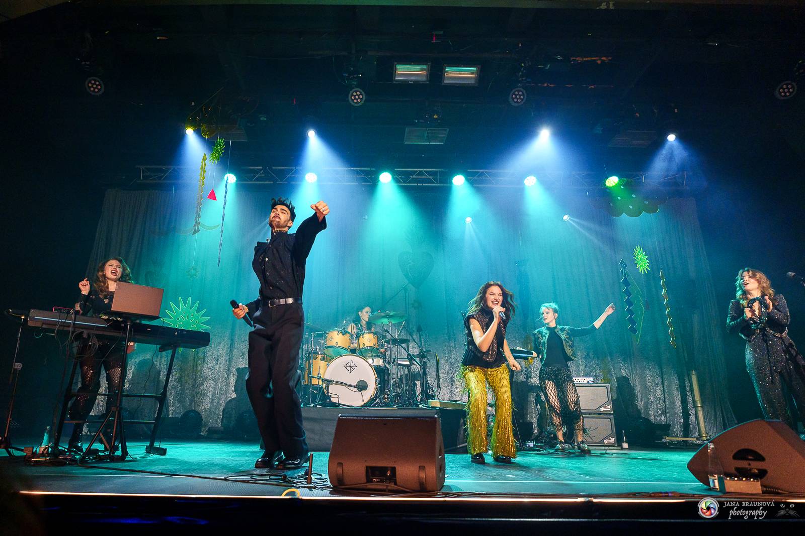 Vesna okouzlila pražskou Roxy, klub zcela vyprodala