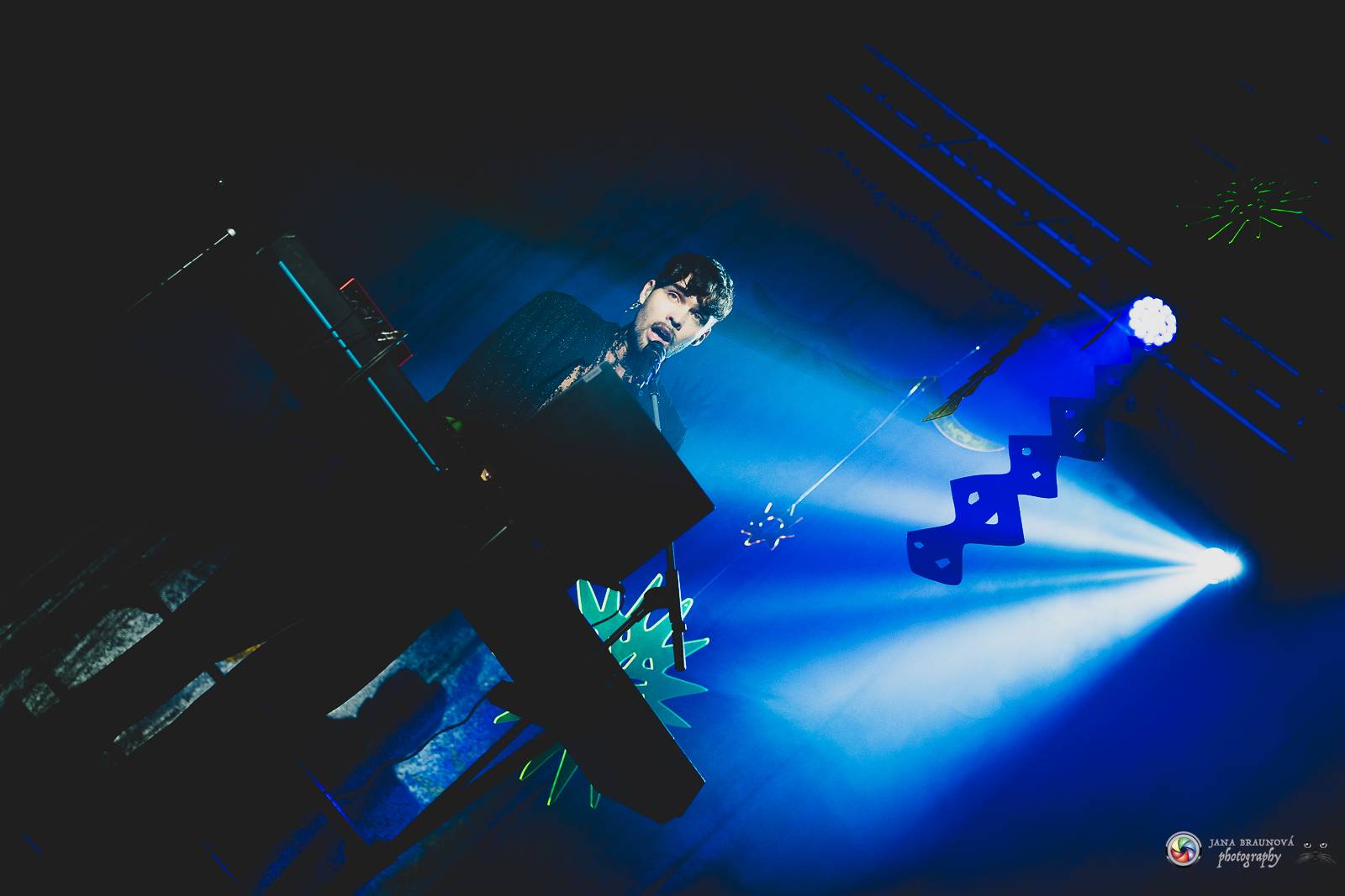 Vesna okouzlila pražskou Roxy, klub zcela vyprodala