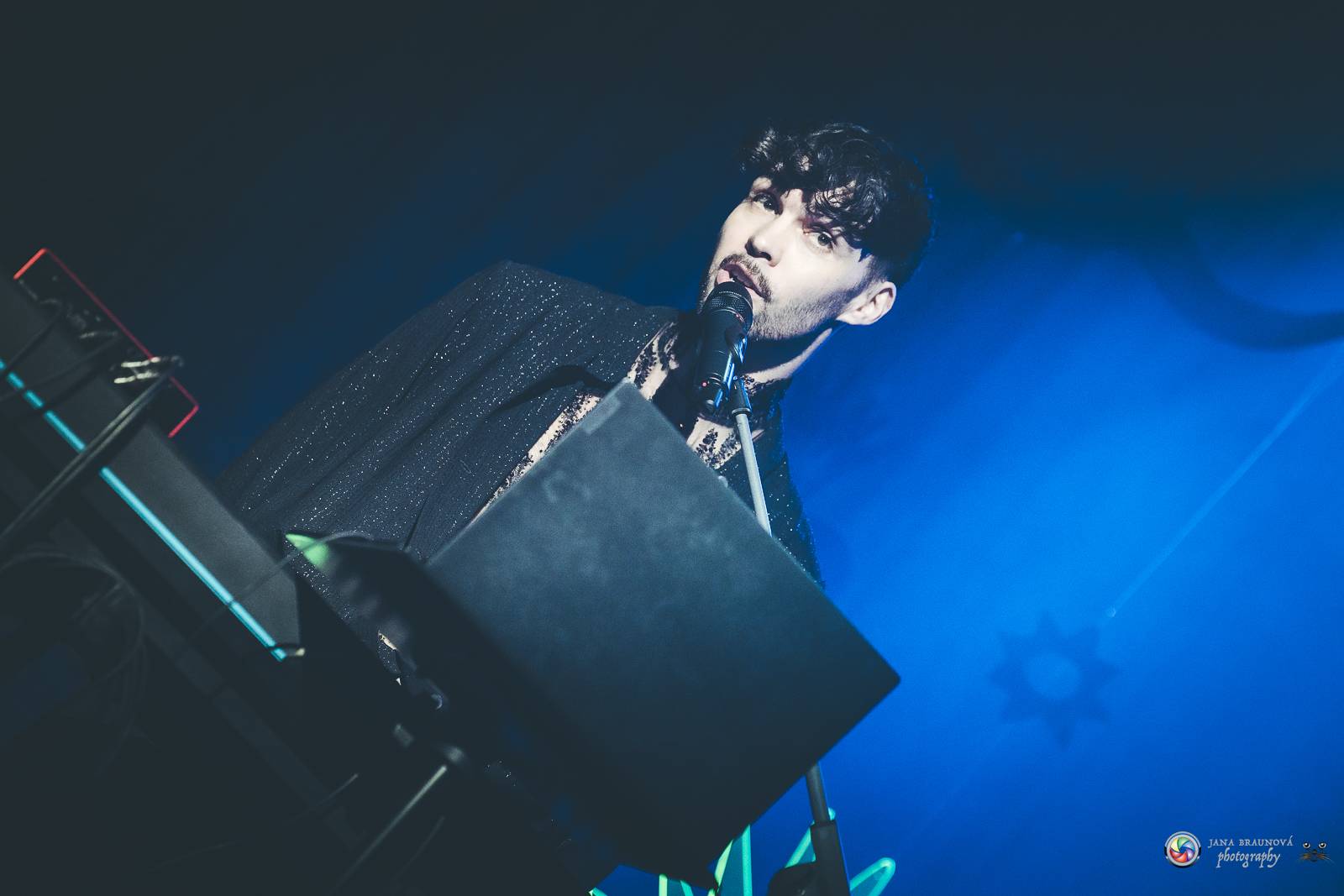 Vesna okouzlila pražskou Roxy, klub zcela vyprodala