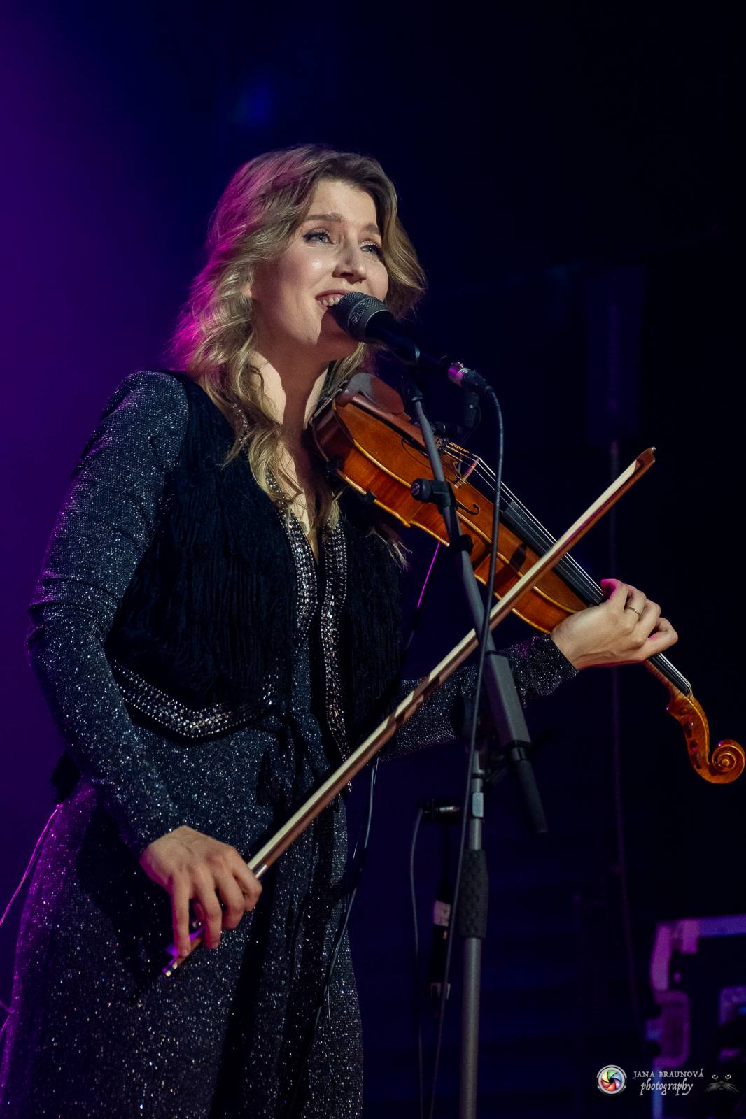 Vesna okouzlila pražskou Roxy, klub zcela vyprodala