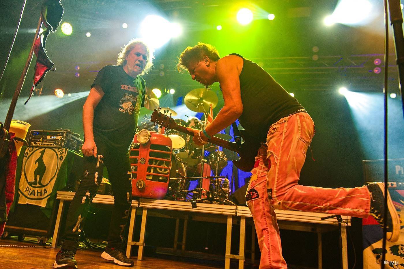 Známka punku v Šeříkovce. Visací zámek předcvičoval v Plzni spartakiádu