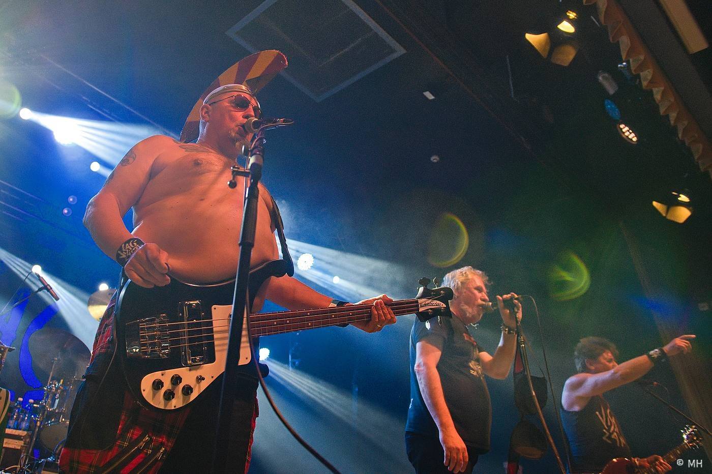 Známka punku v Šeříkovce. Visací zámek předcvičoval v Plzni spartakiádu