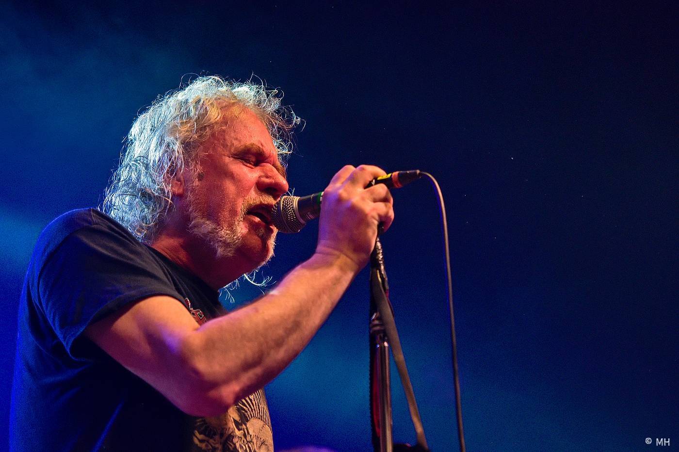 Známka punku v Šeříkovce. Visací zámek předcvičoval v Plzni spartakiádu