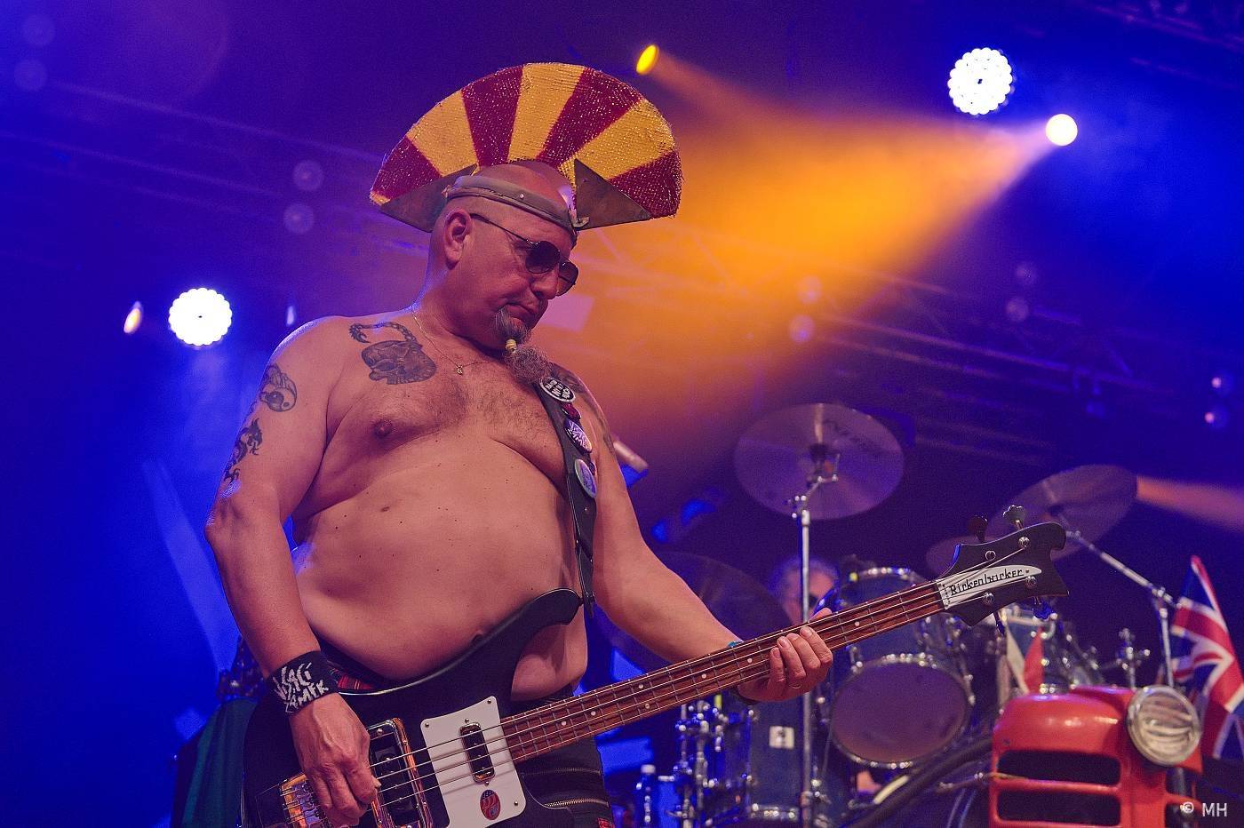 Známka punku v Šeříkovce. Visací zámek předcvičoval v Plzni spartakiádu