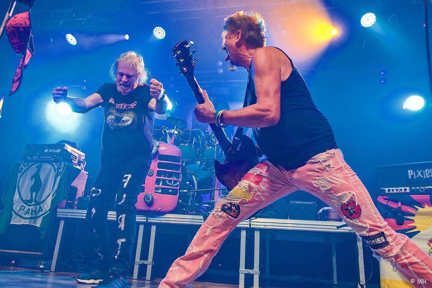 Známka punku v Šeříkovce. Visací zámek předcvičoval v Plzni spartakiádu