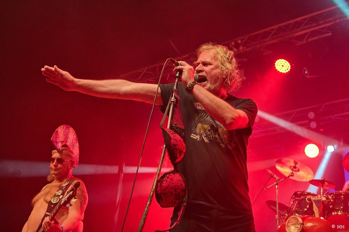 Známka punku v Šeříkovce. Visací zámek předcvičoval v Plzni spartakiádu