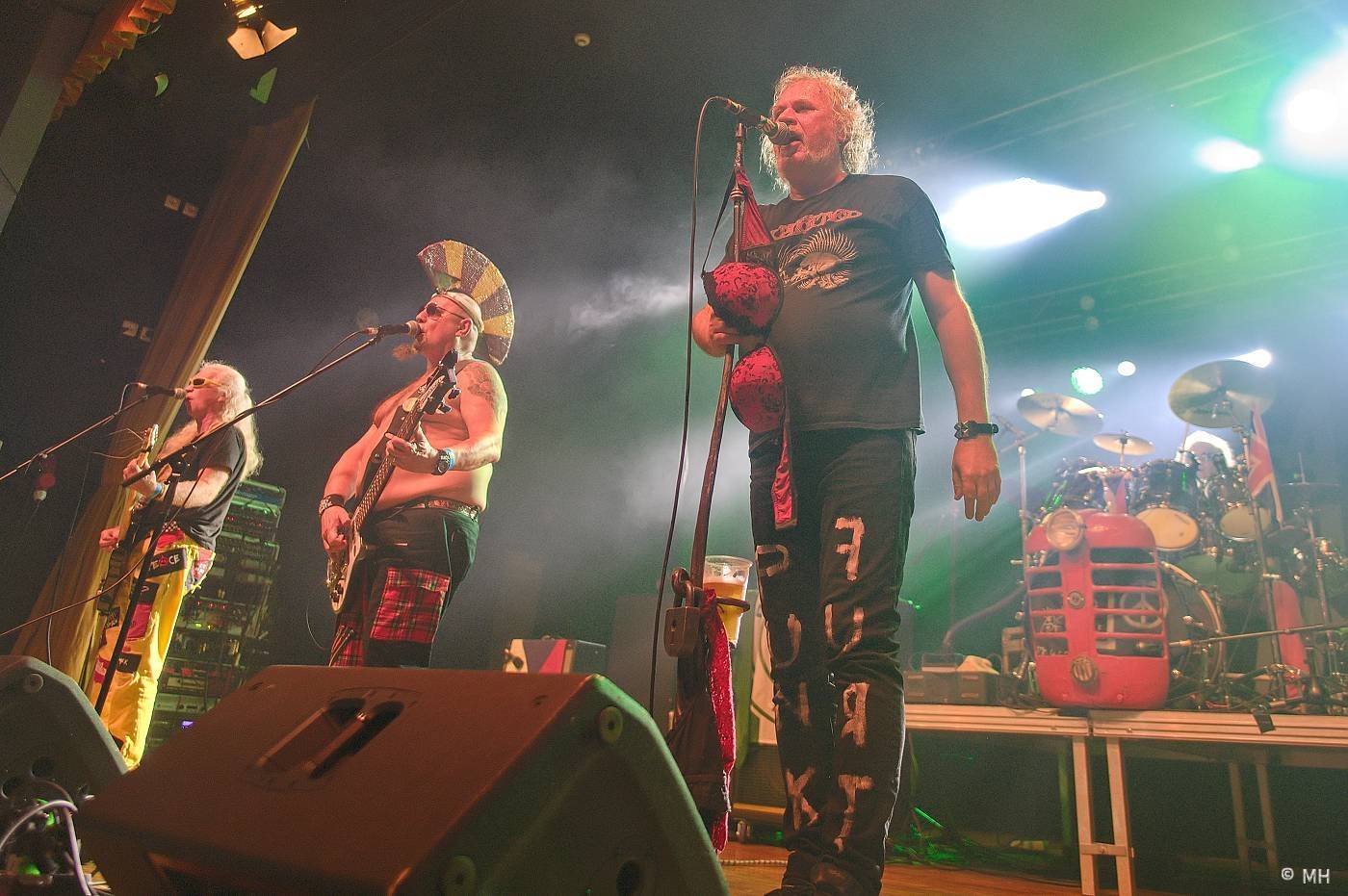 Známka punku v Šeříkovce. Visací zámek předcvičoval v Plzni spartakiádu