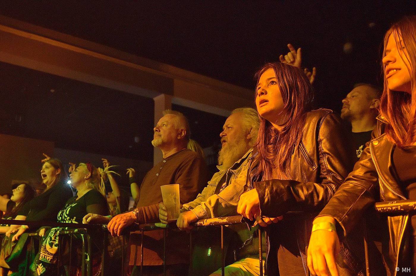 Známka punku v Šeříkovce. Visací zámek předcvičoval v Plzni spartakiádu