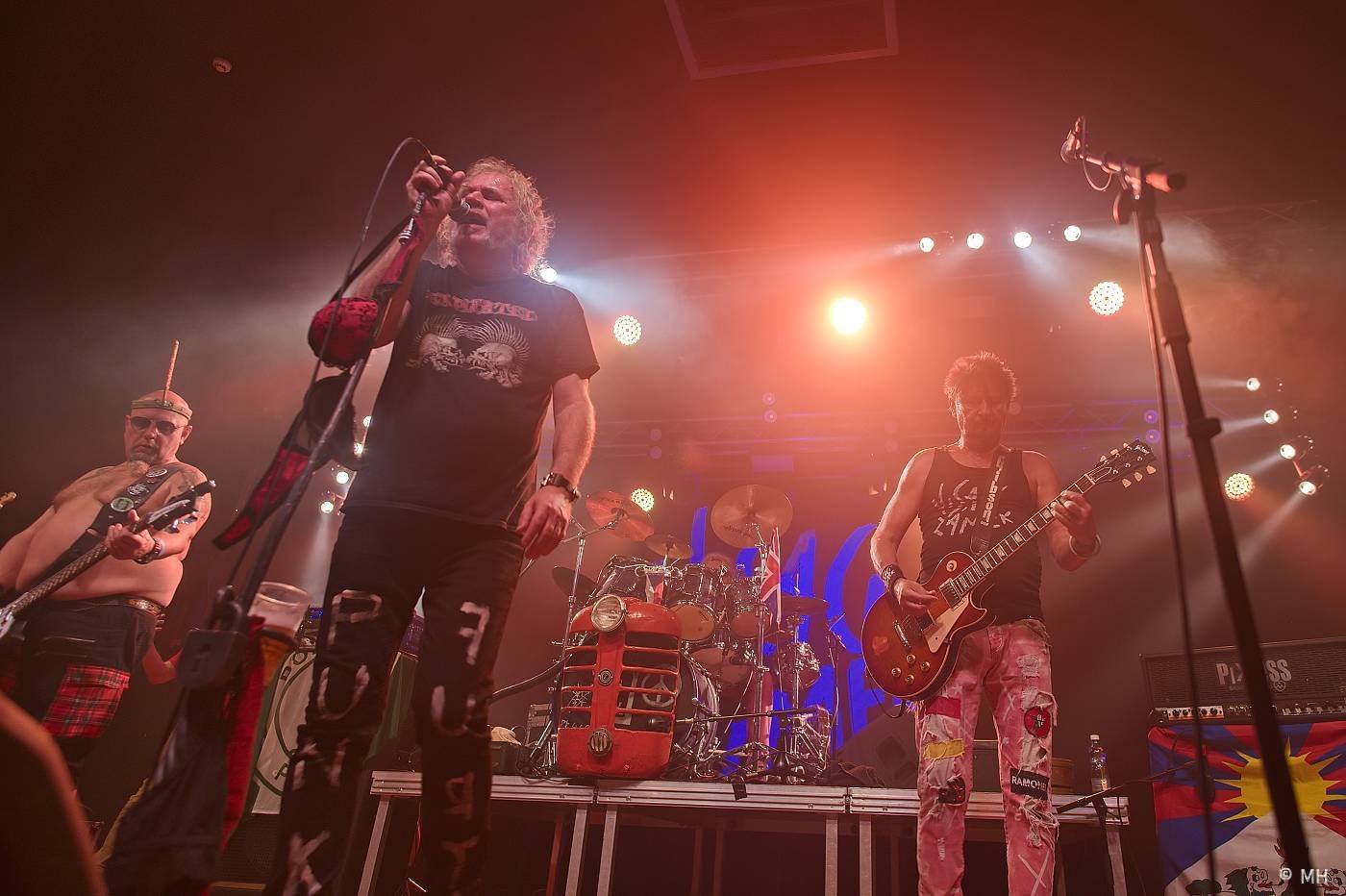 Známka punku v Šeříkovce. Visací zámek předcvičoval v Plzni spartakiádu