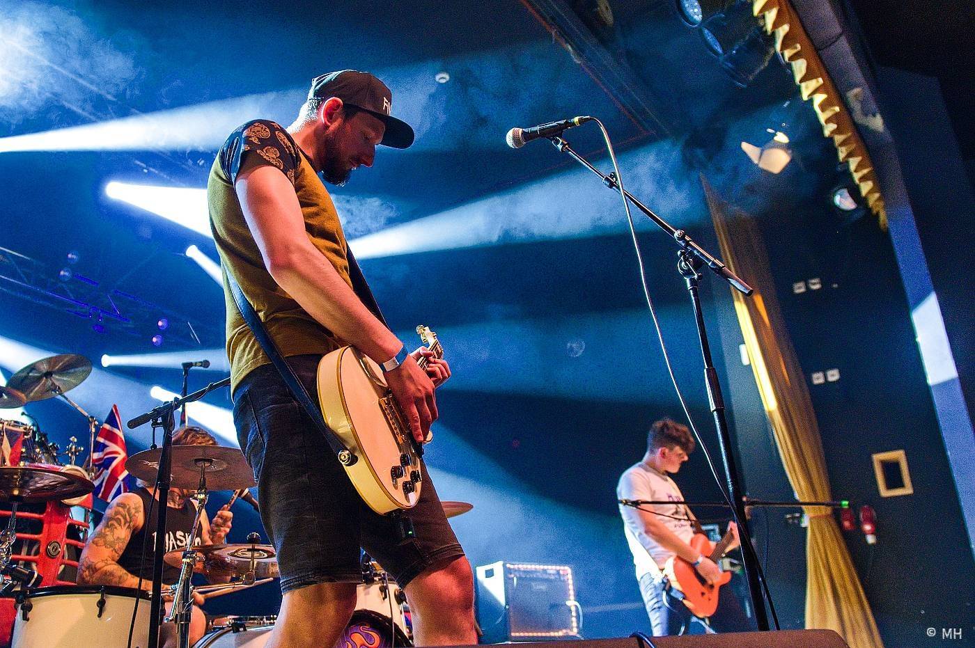 Známka punku v Šeříkovce. Visací zámek předcvičoval v Plzni spartakiádu