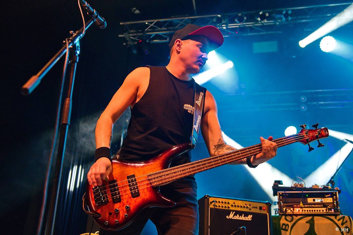 Známka punku v Šeříkovce. Visací zámek předcvičoval v Plzni spartakiádu