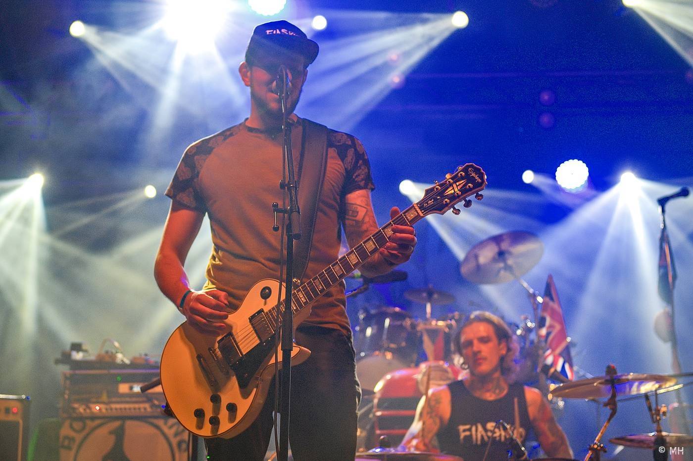 Známka punku v Šeříkovce. Visací zámek předcvičoval v Plzni spartakiádu