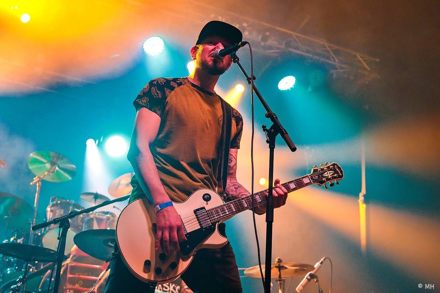 Známka punku v Šeříkovce. Visací zámek předcvičoval v Plzni spartakiádu