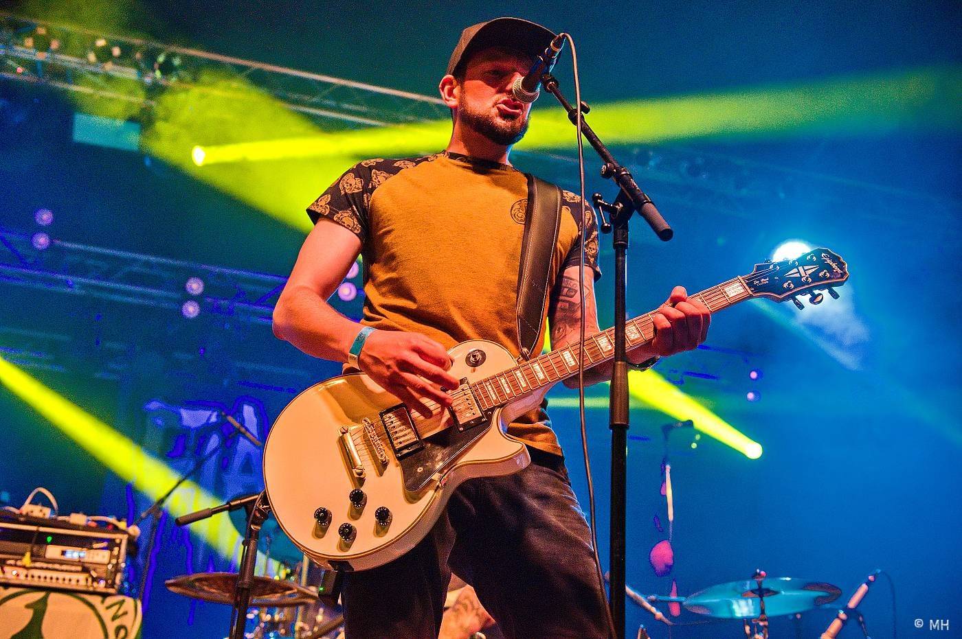 Známka punku v Šeříkovce. Visací zámek předcvičoval v Plzni spartakiádu