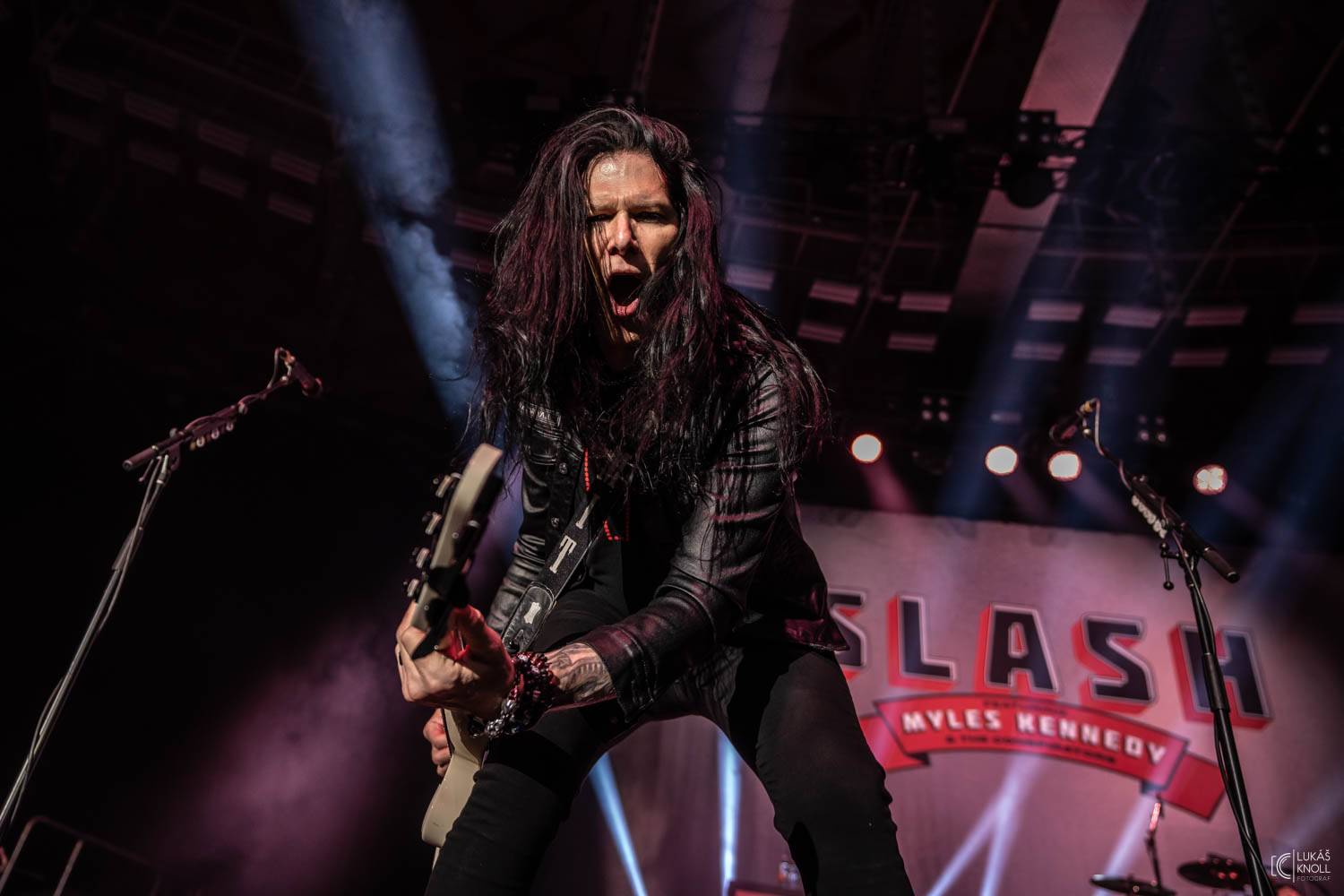 Slash s Mylesem Kennedym & Conspirators přivezli do Brna nové album