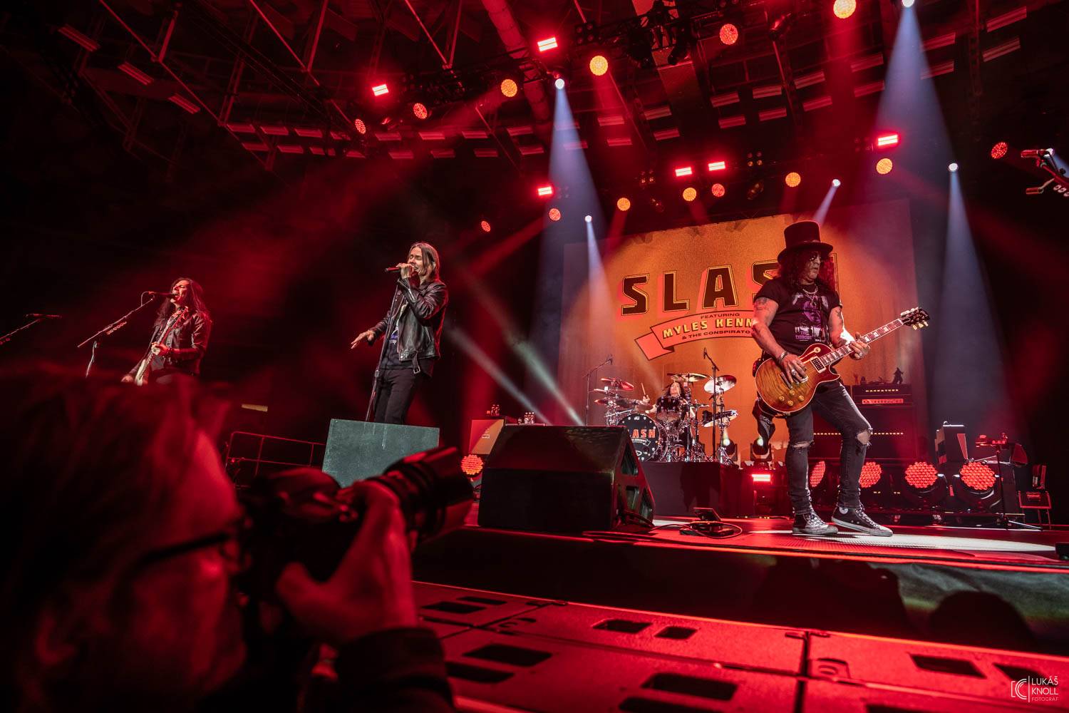 Slash s Mylesem Kennedym & Conspirators přivezli do Brna nové album