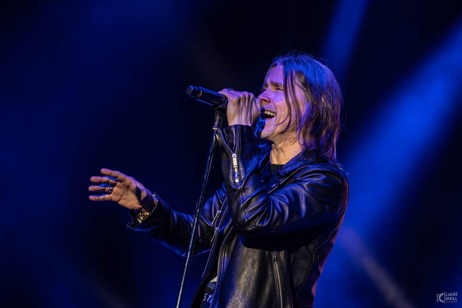 Slash s Mylesem Kennedym & Conspirators přivezli do Brna nové album