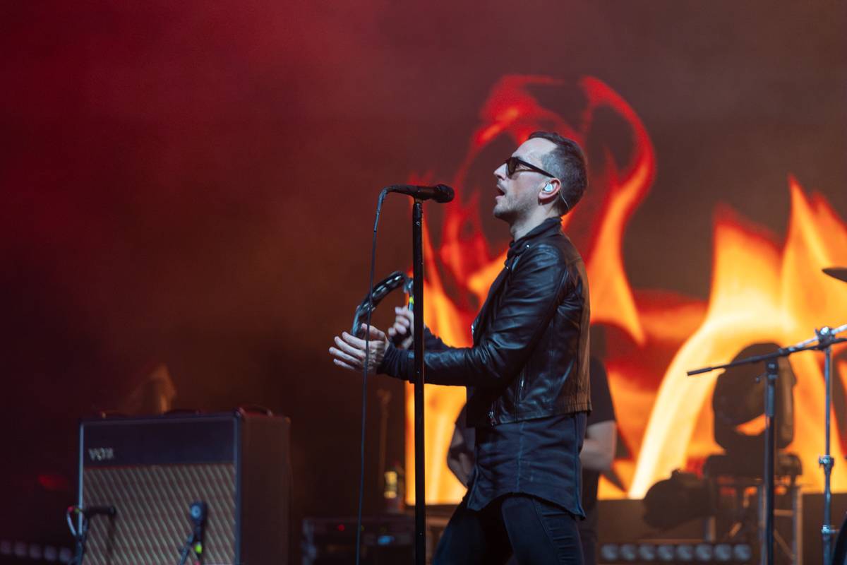 Pražský koncert No Name byl zároveň stand-upem Igora Timka. Svými průpovídkami bavil O2 universum